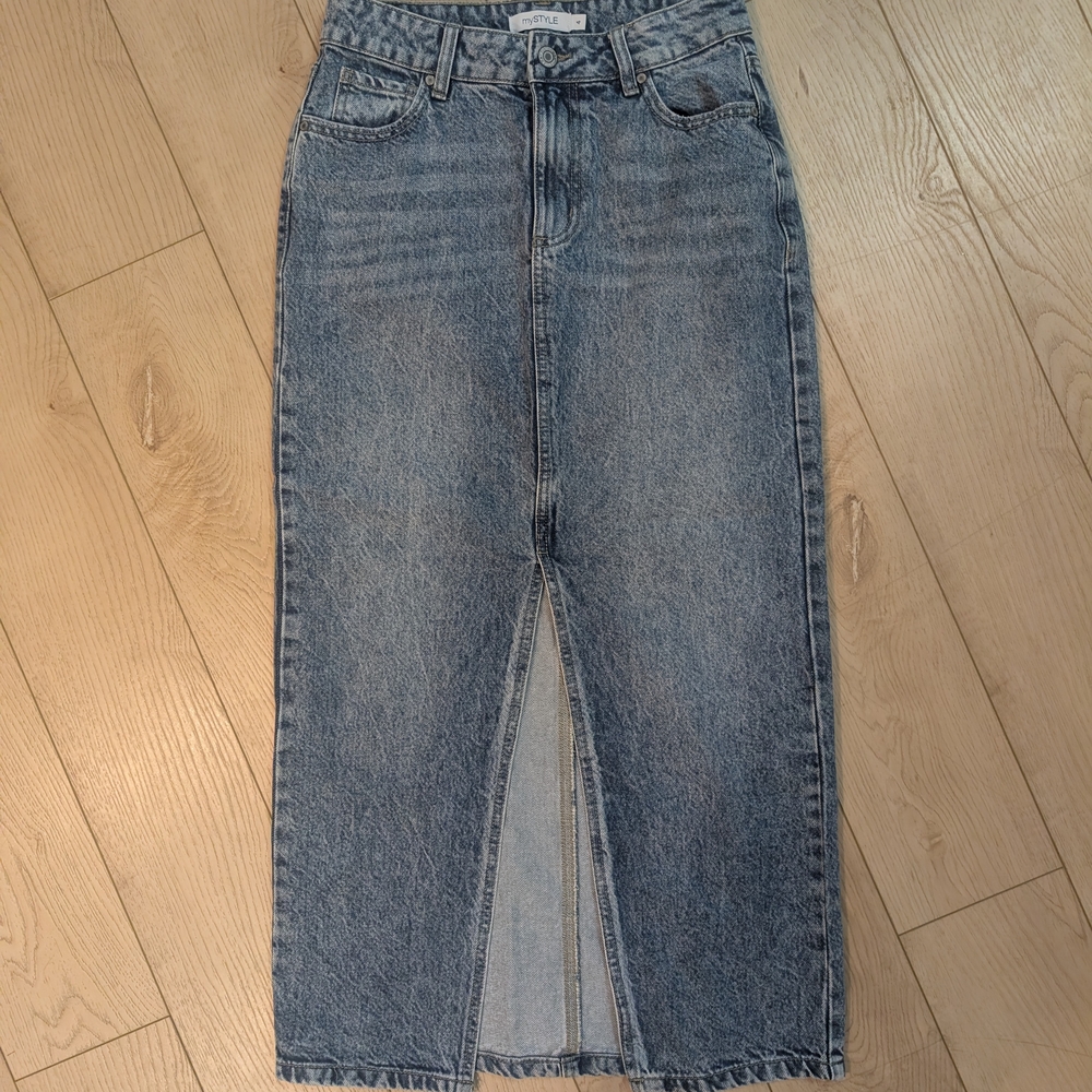 Classic Denim Pencil Skirt